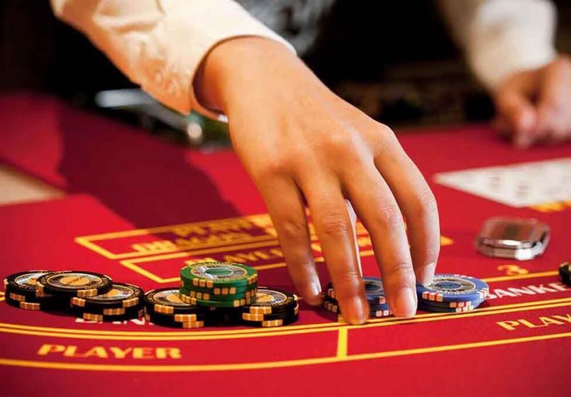 Baccarat là gì? Trò chơi game bài tạo nên sức hút lớn