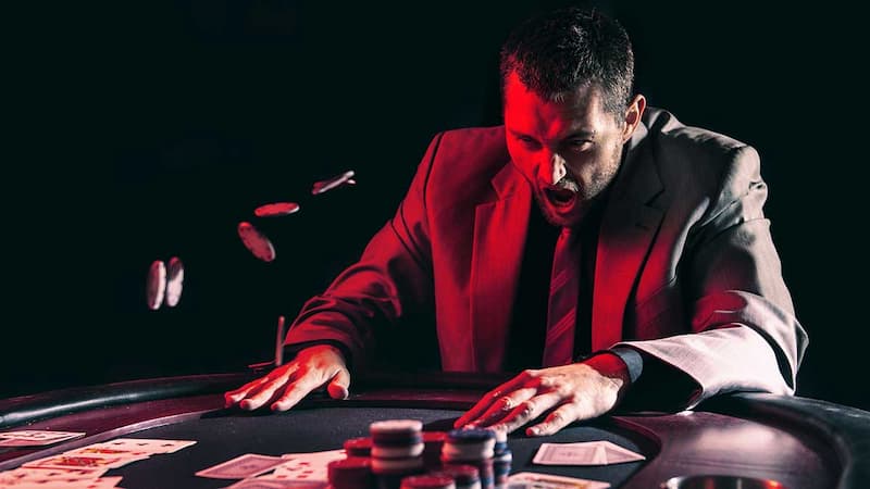 Trong Poker, tilt là gì?